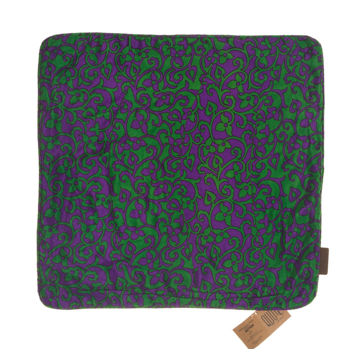 Silk pillowcase in burgundy 50x50 cm with discreet oriental pattern and fine structure as ethnic unique boho vintage sari pillowcase
