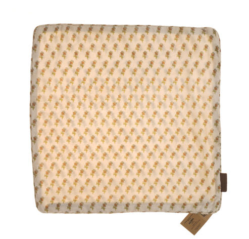 Einzigartiger Seidenkissenbezug (50 x 50 cm) in Türkis mit feinem Blattmuster im Boho-Stil, passend zum Sari-Kissen aus Ton-in-Ton-Textil.