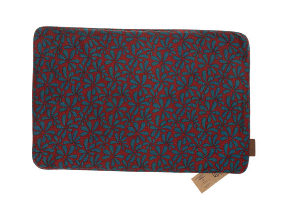 Seidenkissenbezug 60x40 cm in Dunkelpetrol mit farbenfrohem Ethno-Muster aus rotbraunen Blättern und Ranken, Boho-Vintage-Sari-Kissen