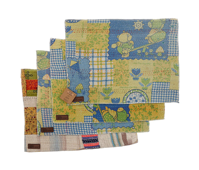 Set of 4 quilted placemats 33x44 cm in patchwork with blue, beige and green checks and cute animal and flower motifs