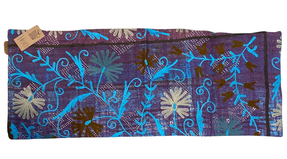 Unique suzani pillowcase 50x50 cm in purple and turquoise with colorful floral patterns and stitch details for Indian boho bohemian sari pillow