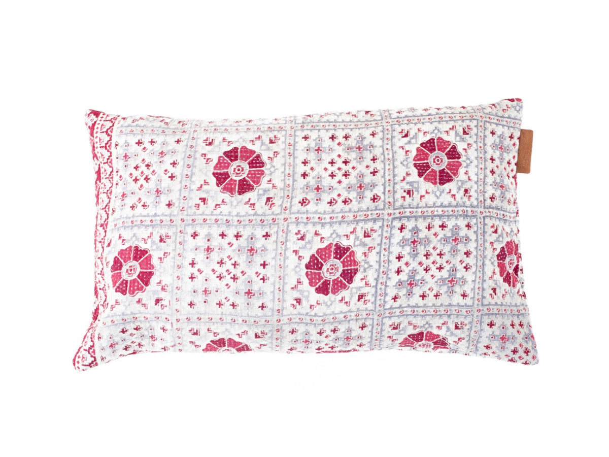 Indian sari pillowcase 30x50 in white with red flowers and ethnic patterns, unique boho bohemian sari pillow