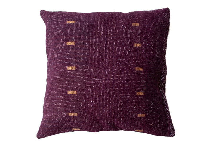 Sari pillowcase 50x50 in dark purple with small dots and Indian boho vintage patterns in gold-colored squares - unique sari pillow/ethnic upcycled pillowcase